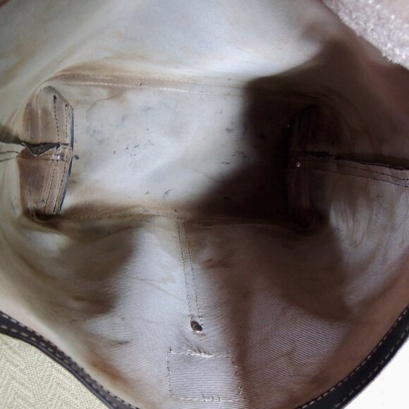 Queen Bee Creations Red & Black Poppy Vegan Messenger Bag OS - Picture 12 of 13